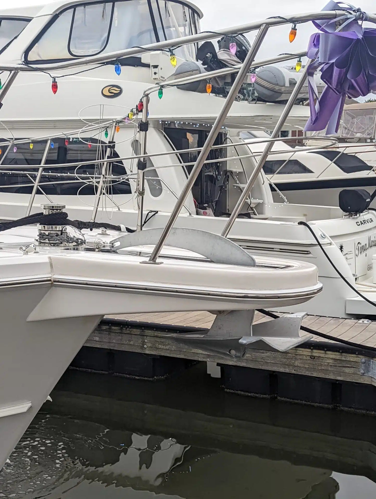 Mantus M2 Performance galvanized anchor fitted on a bow pulpit